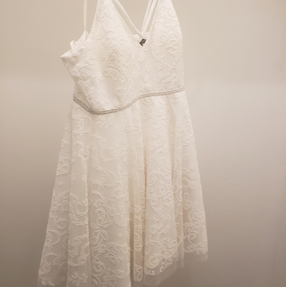White dear moon beaded sequin dress size 7
